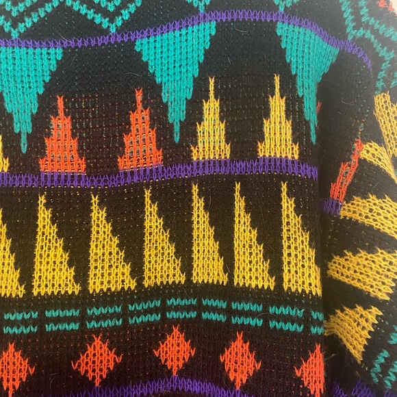 Colorful Patterned Sweater - Picture 3 of 5
